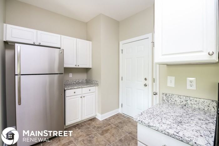 4505 Stephen Oaks Way - Photo 3 of 8