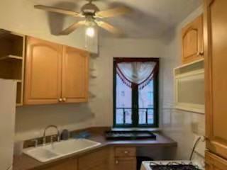 2121 Saint Raymond Avenue #2g - Photo 3 of 9