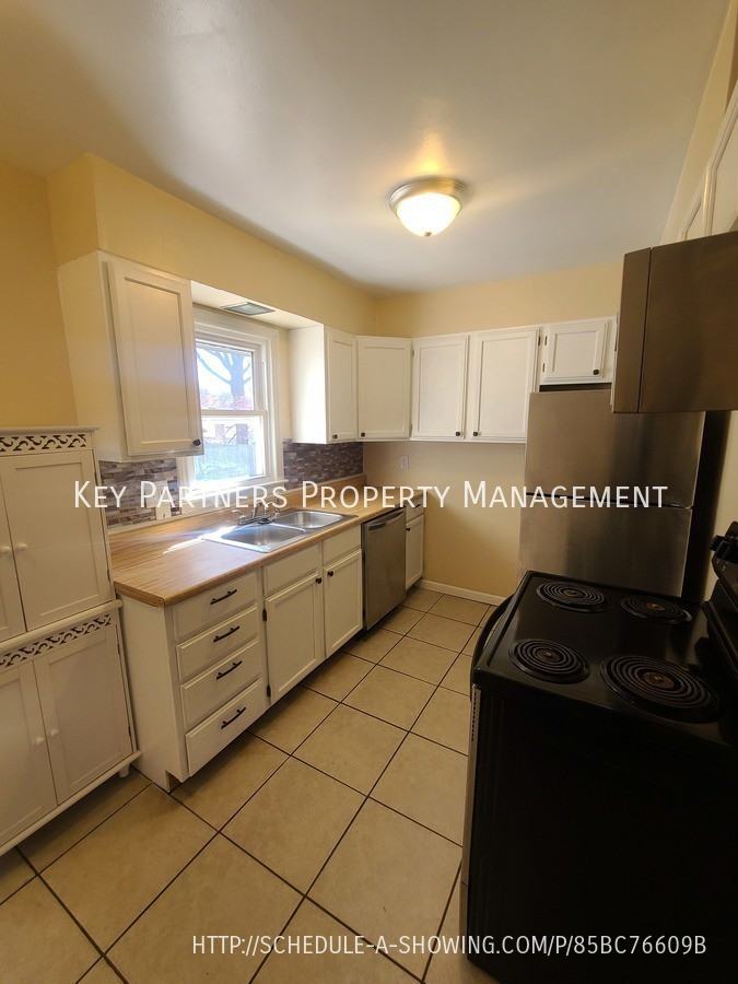 4317 W 77th St - Photo 2 of 9