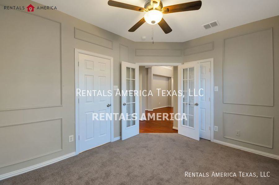 703 Villanova Ct - Photo 2 of 25