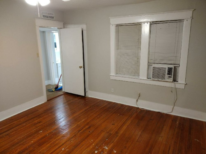 5838 Belmont Ave - Photo 6 of 26