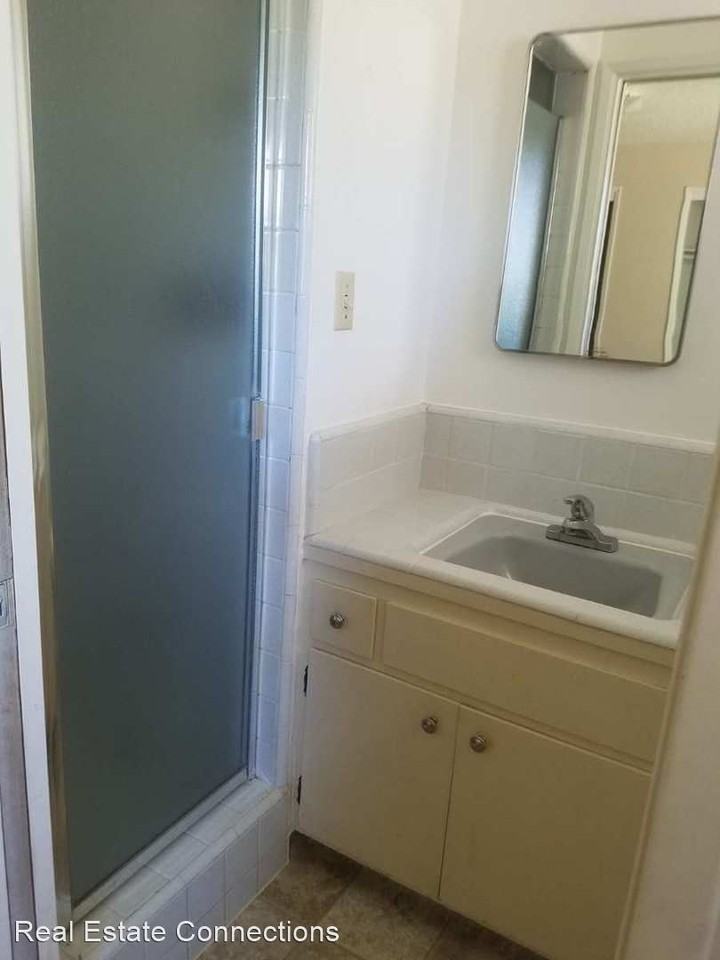 466 Westlake Dr - Photo 2 of 14