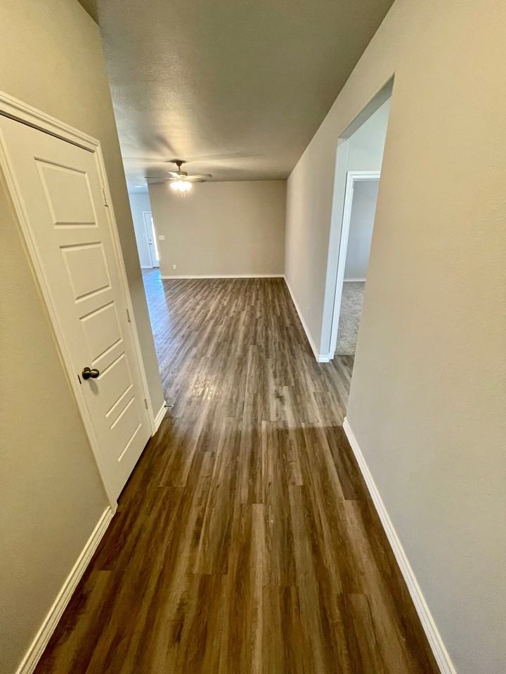 7014 21st St #1 - Photo 4 of 46