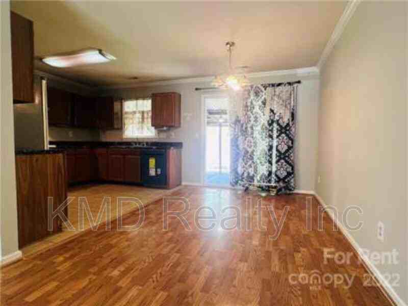 9712 Stillwater Ln - Photo 3 of 10