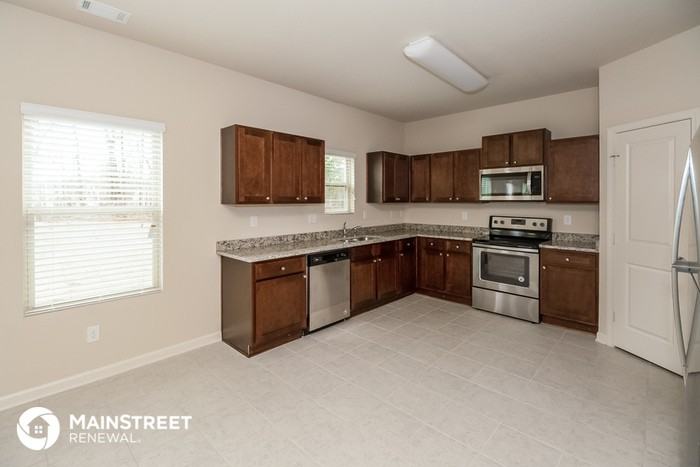 35 Michelle Way - Photo 3 of 7