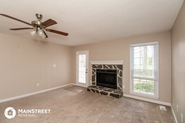 2968 Rosecommons Dr - Photo 2 of 5