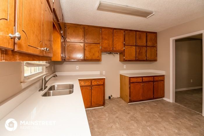 2968 Rosecommons Dr - Photo 3 of 5