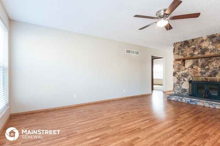 3907 Del Rio Dr - Photo 3 of 11