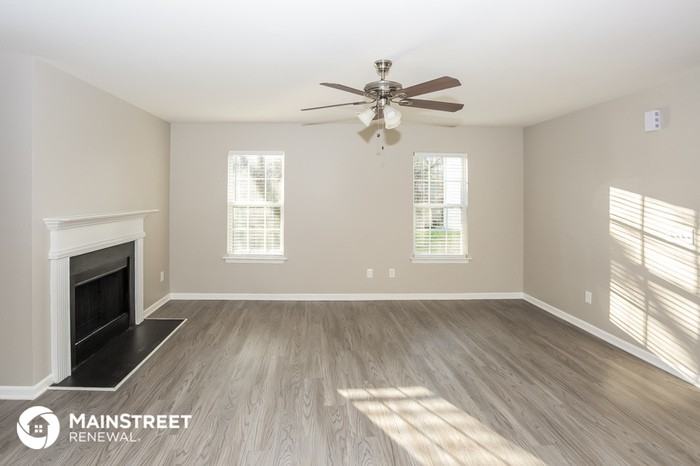 221 Nellie Yale Pl - Photo 3 of 5