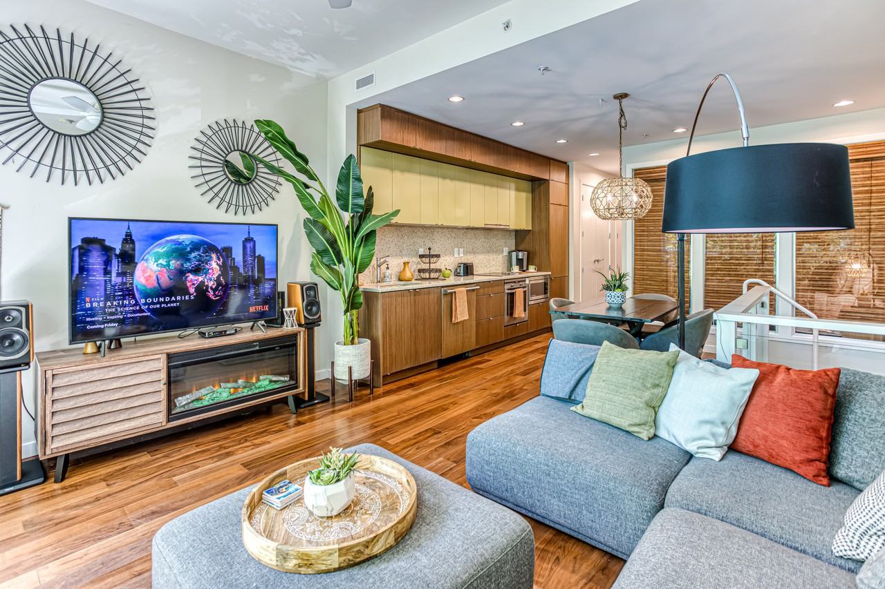 Vancouver Numero Uno Pizza Locations Near Me 1227 Howe Street