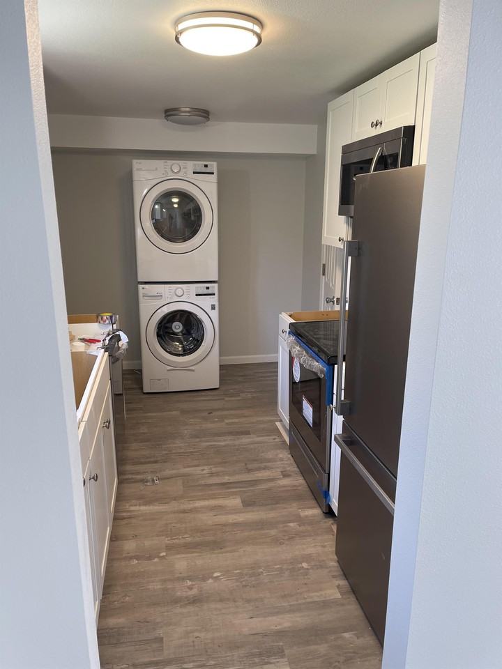 303 4th St #2 - Photo 3 of 9