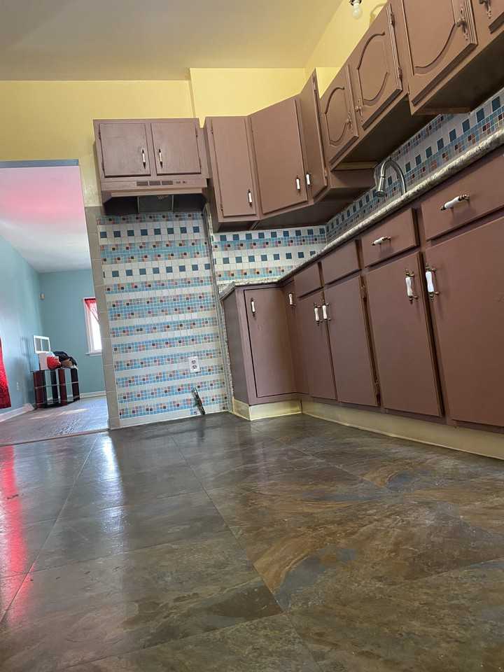 165 Bissell Ave - Photo 2 of 12