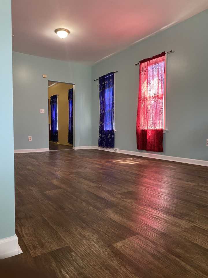 165 Bissell Ave - Photo 3 of 12