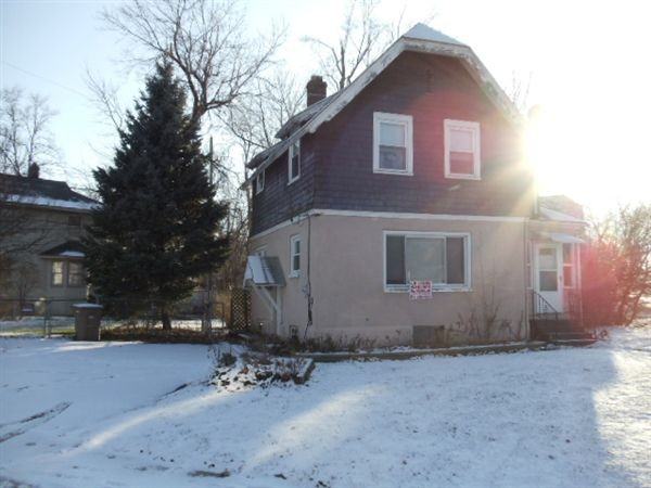 686 N Perry St - Photo 2 of 9