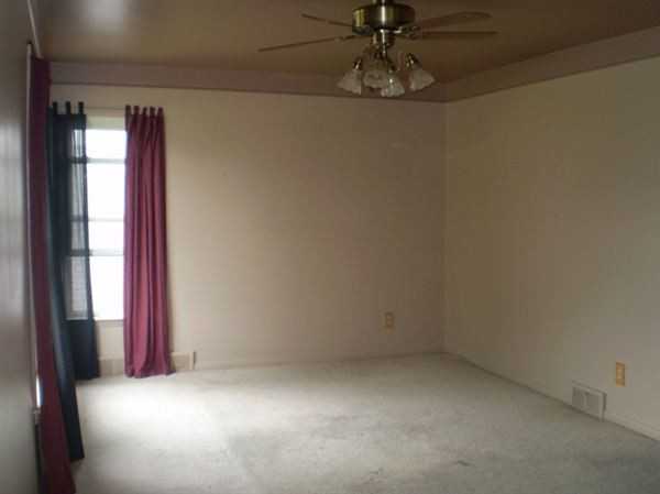 12871 Orchard St - Photo 3 of 10