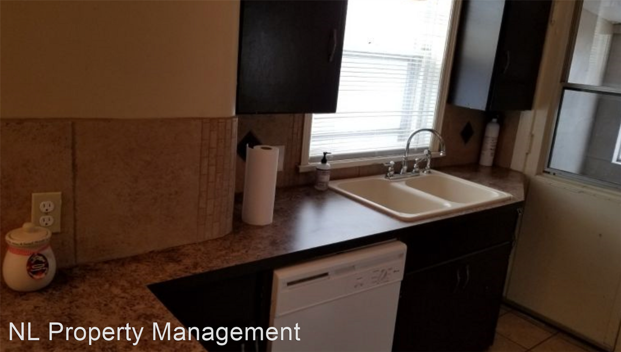 3317 Cuming St - Photo 2 of 18