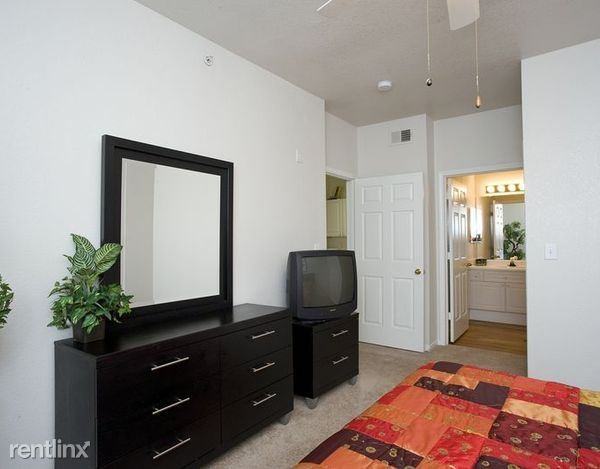 Hebron Pkwy - Photo 3 of 8