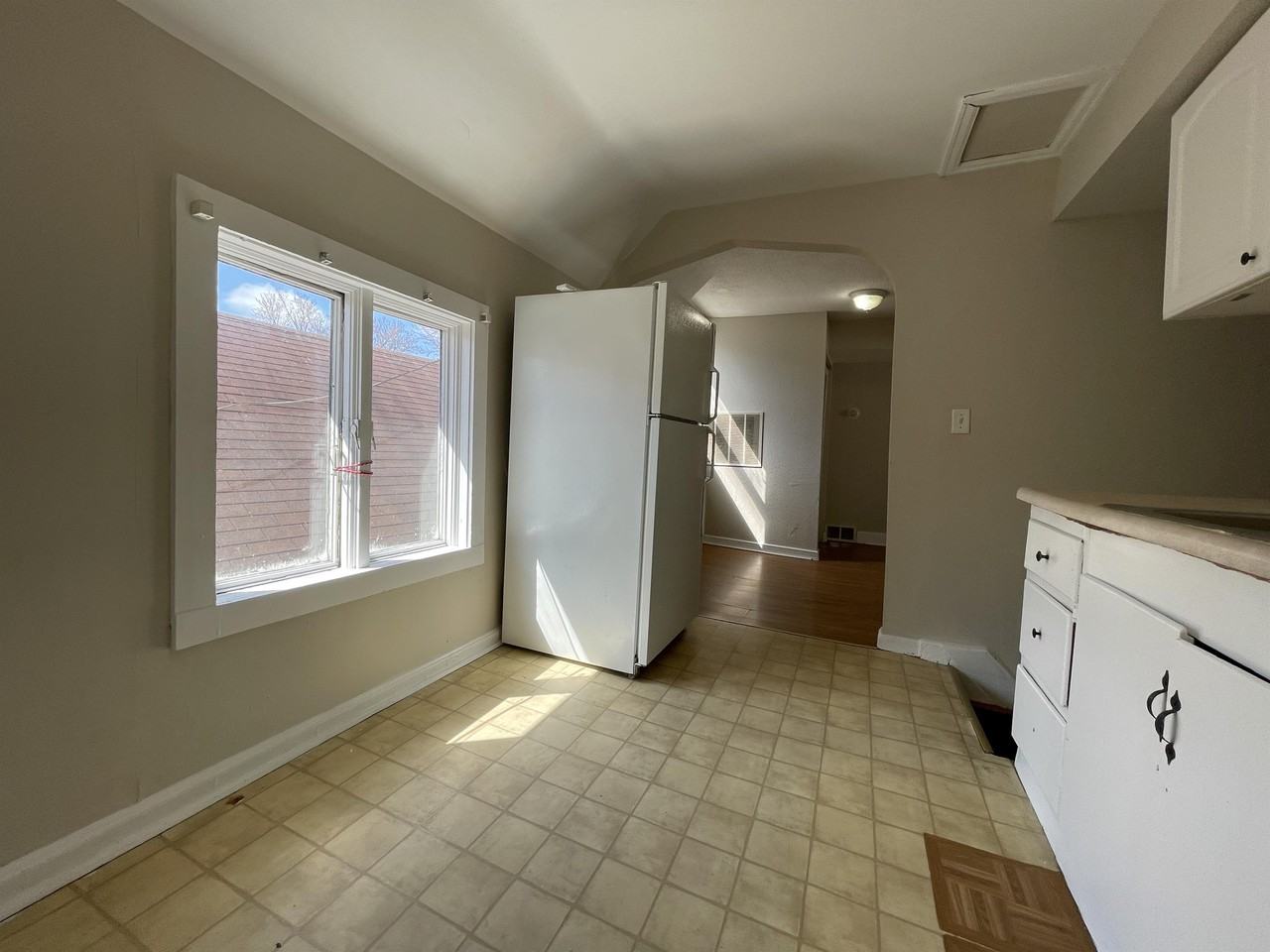 2113 5th St Ne #2 - Photo 4 of 13