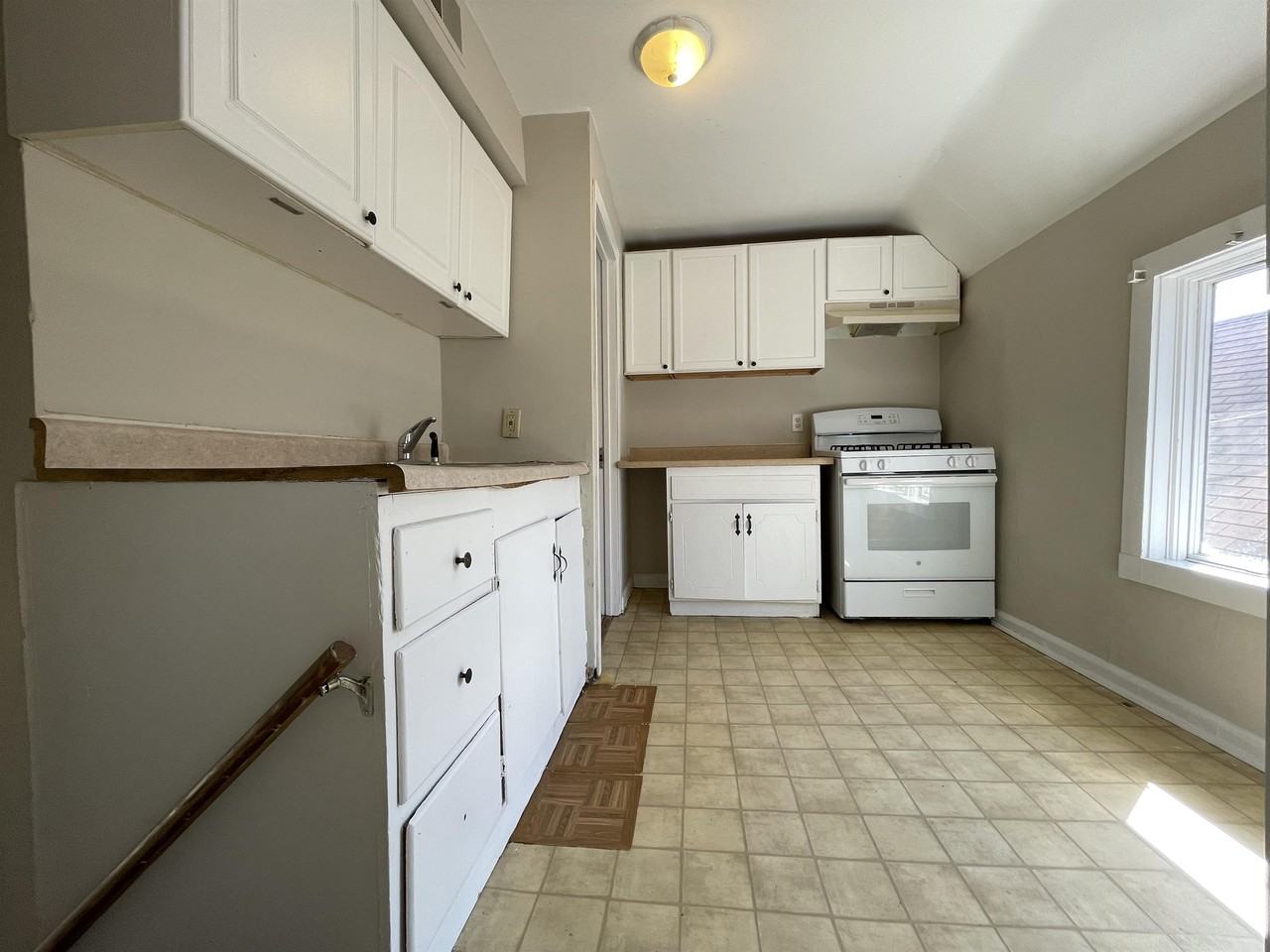 2113 5th St Ne #2 - Photo 6 of 13