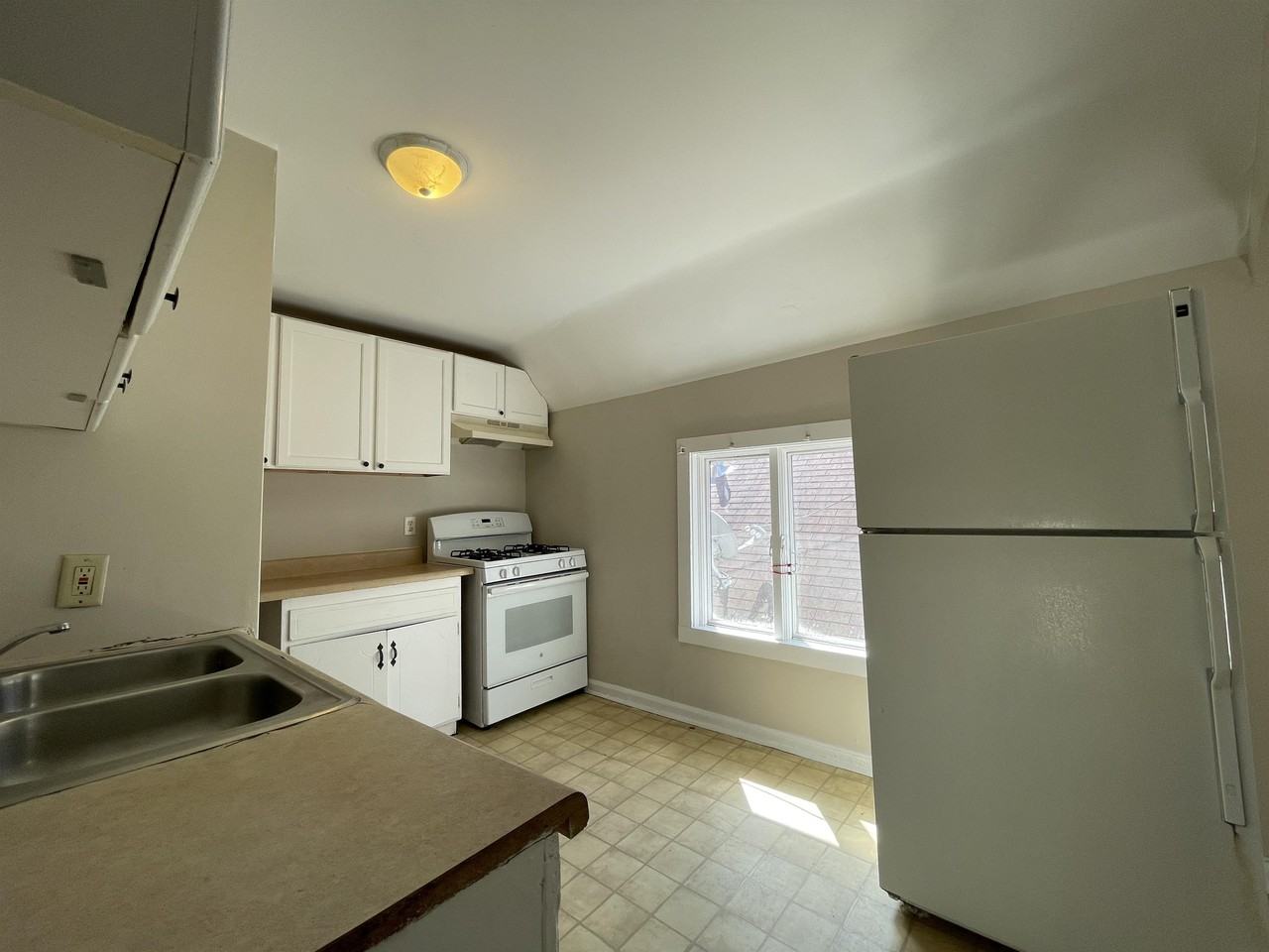 2113 5th St Ne #2 - Photo 7 of 13