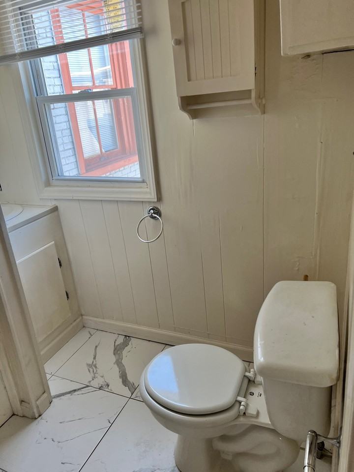 1128 Pickett St #1 - Photo 5 of 14