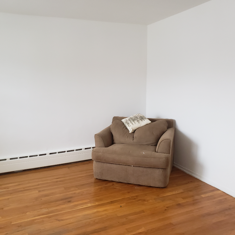 927 124th St - Photo 3 of 9
