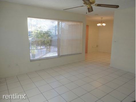 14608 Pine Glen Cir - Photo 2 of 10