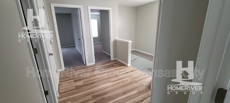 1307 Wesleyan Ct - Photo 2 of 8