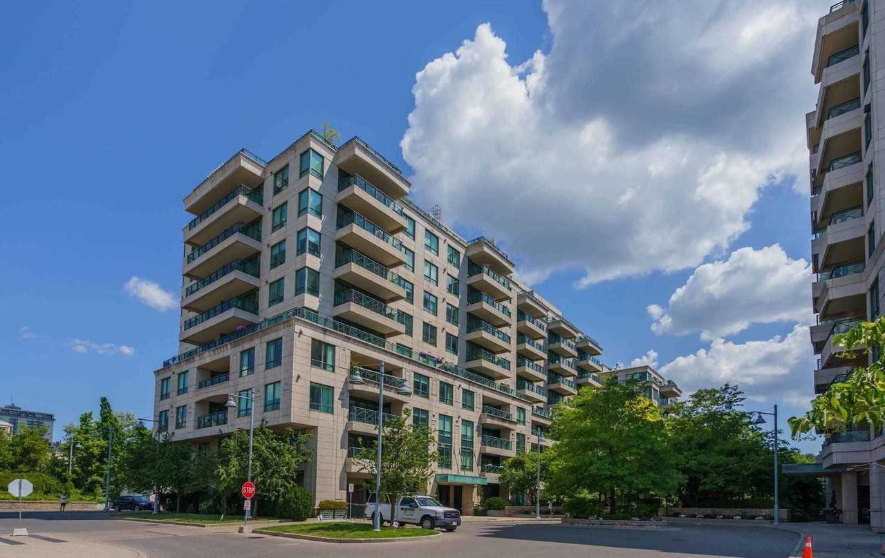 20 Scrivener Square #203