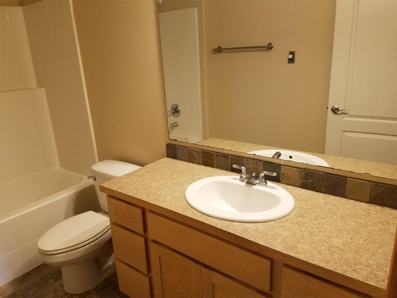 3222 Lombard Ave #1 - Photo 7 of 24