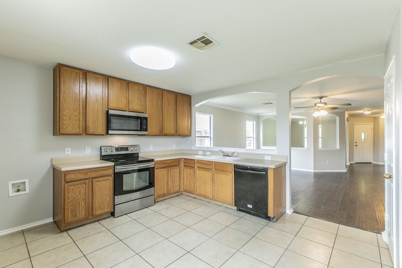 104 Easy St #1 - Photo 5 of 17