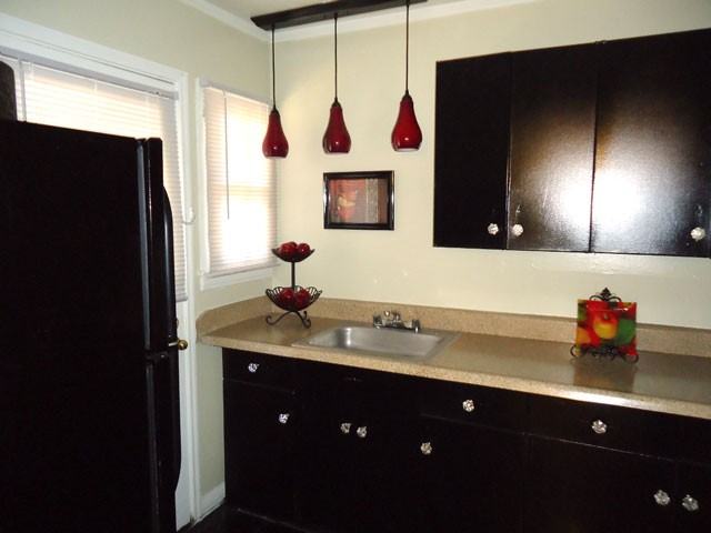 1901 Tarrant Pl 13t - Photo 3 of 7