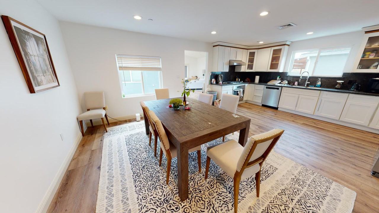 Prime Silicon Valley living – modern comfort in East Palo Alto - Photo 5 of 23