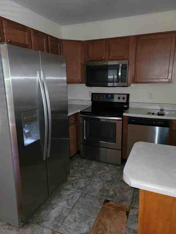 5215 Border Dr S - Photo 2 of 17