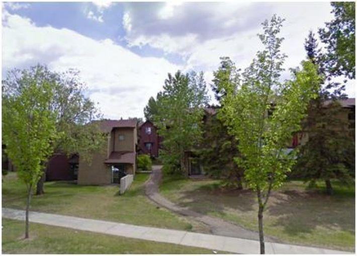30 Woodvale Crt Nw, Edmonton, AB T6L 4S9, CAN 2 unit Rentals Zumper