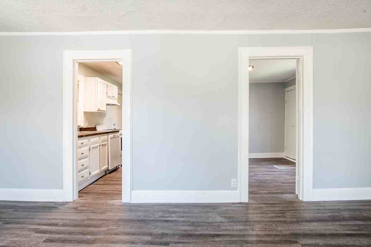 1005 Greenslake Rd #1 - Photo 4 of 19