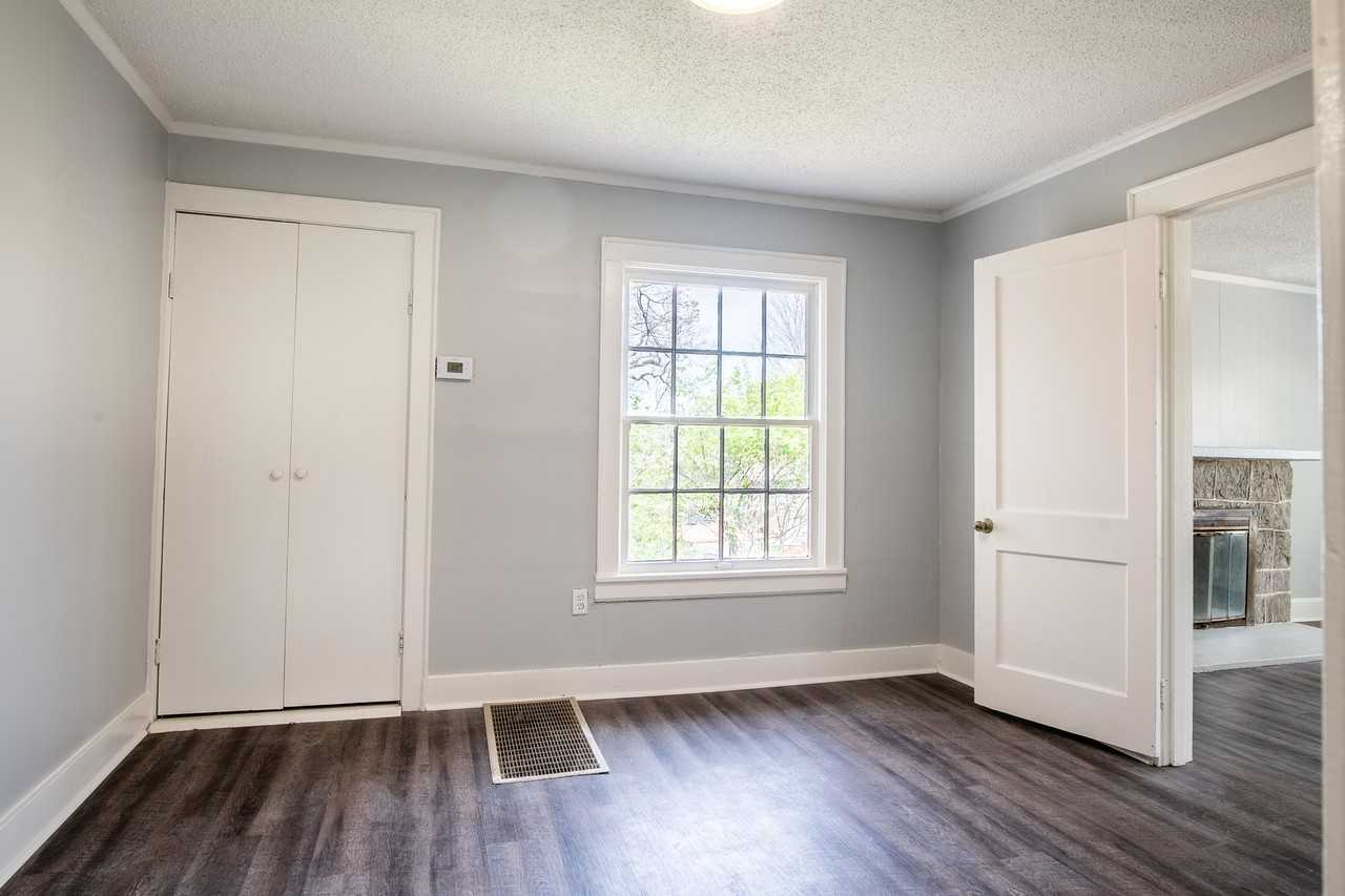 1005 Greenslake Rd #1 - Photo 7 of 19