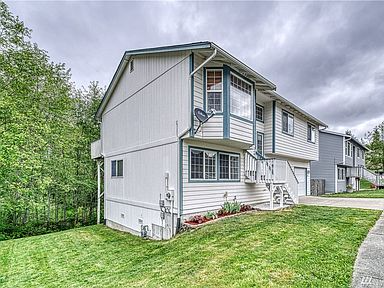 2989 Lowren Loop - Photo 2 of 24