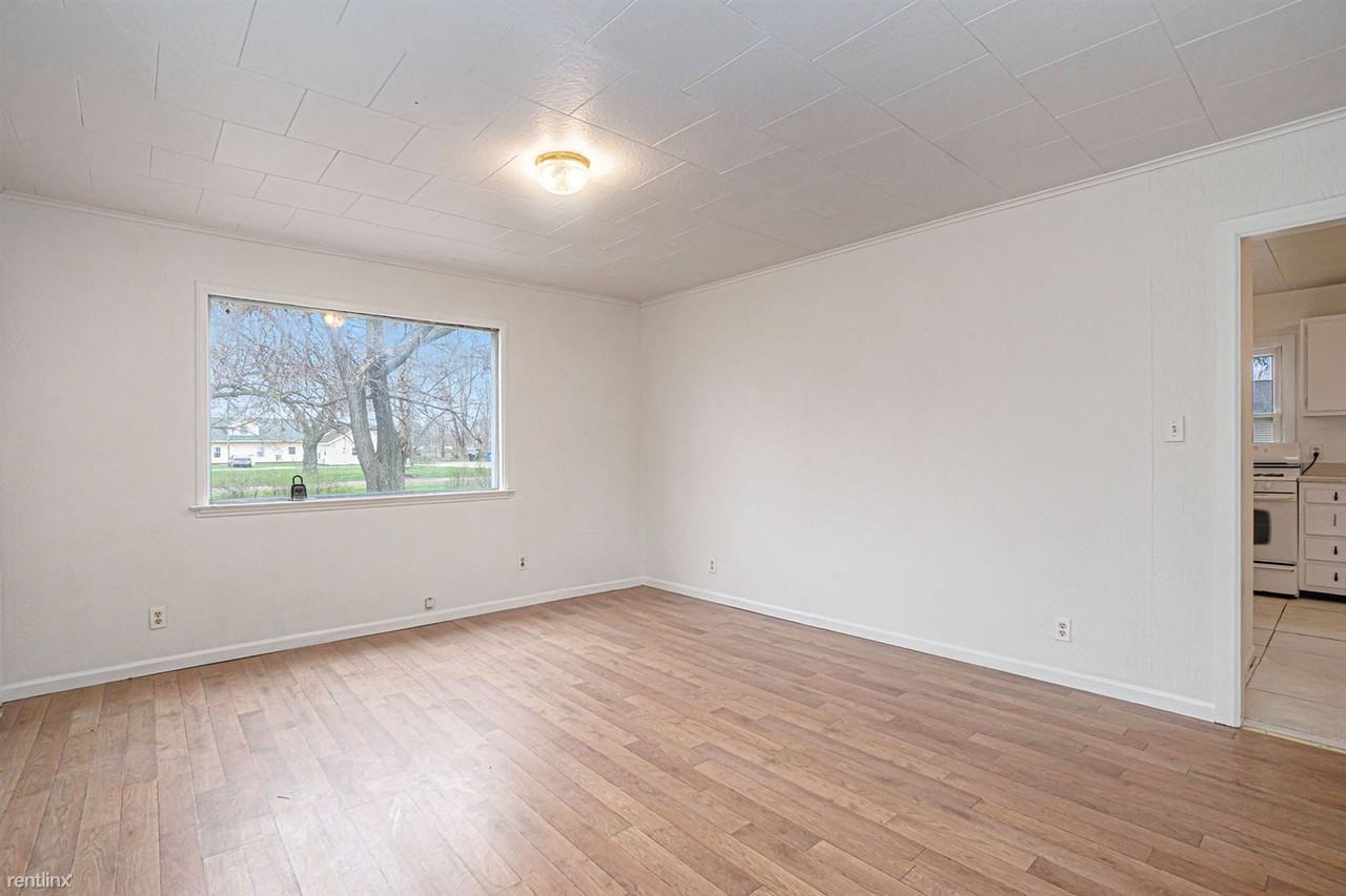 62733 Red Arrow Hwy - Photo 3 of 15