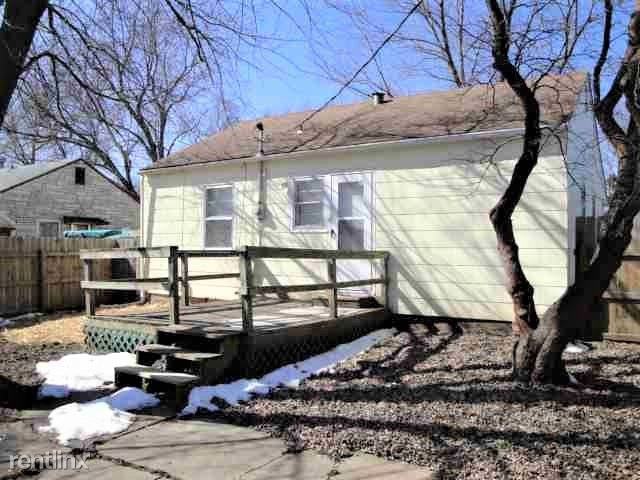 600 Sw Warren Ave - Photo 3 of 9