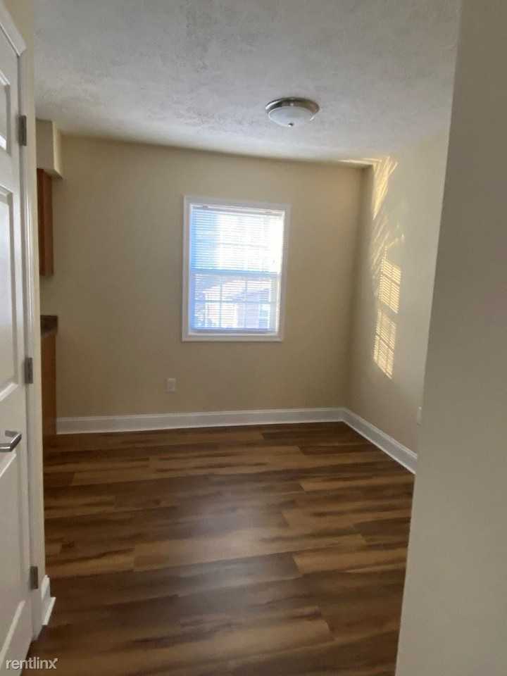 Ronceverte Village Apartments - Photo 3 of 10