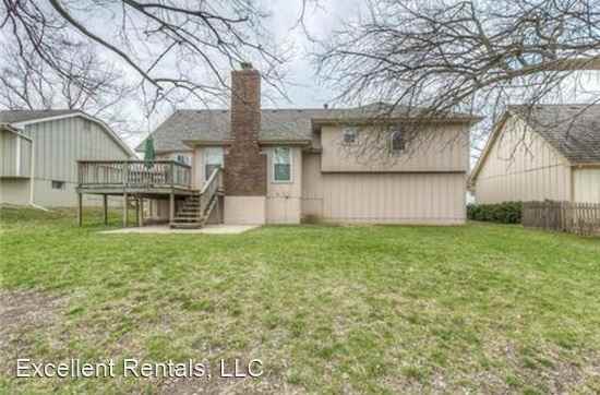 503 Ne Country Ln - Photo 2 of 26