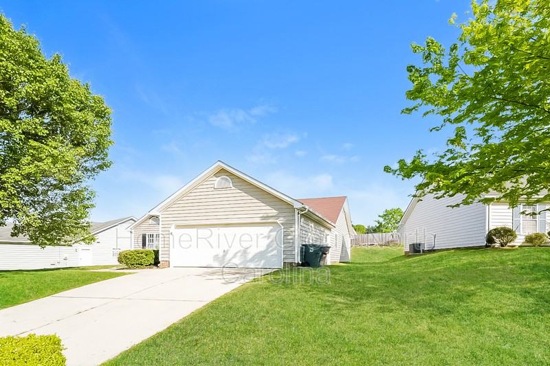 1607 Coventry Woods Ct - Photo 2 of 18