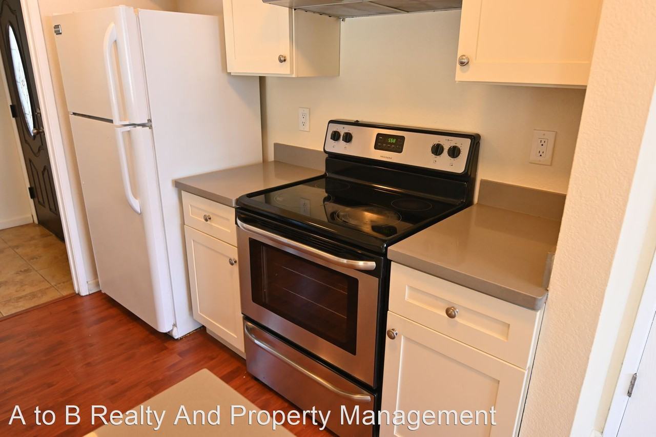 47182 Armata St - Photo 2 of 17