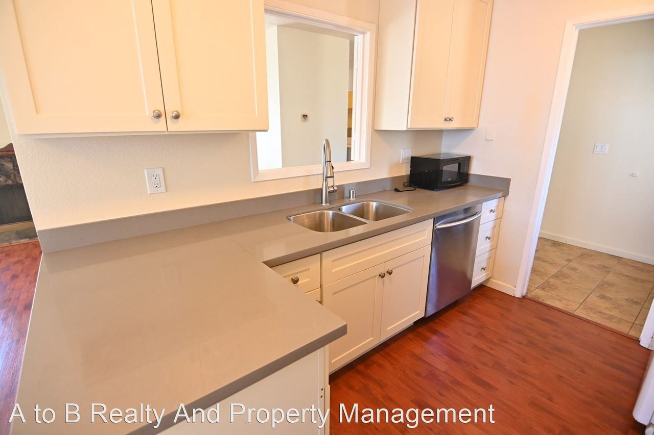 47182 Armata St - Photo 3 of 17