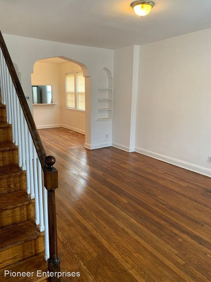 505 E Cold Spring Ln - Photo 2 of 23