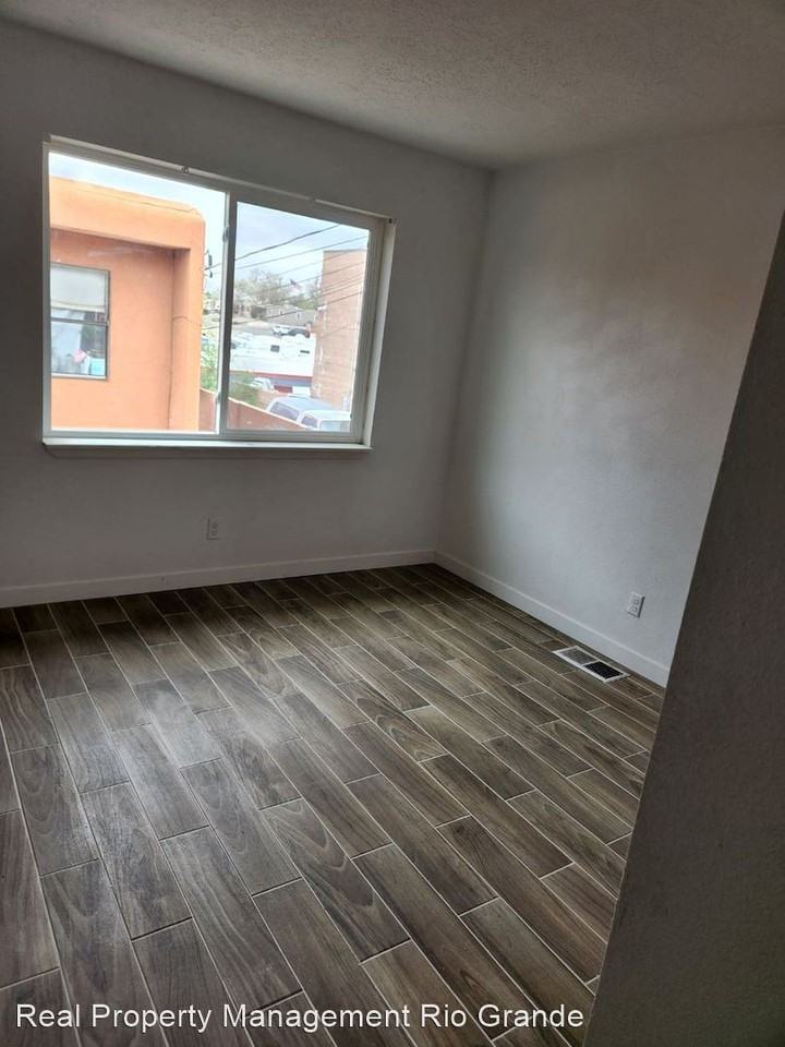 1832 Buena Vista Dr Se #D