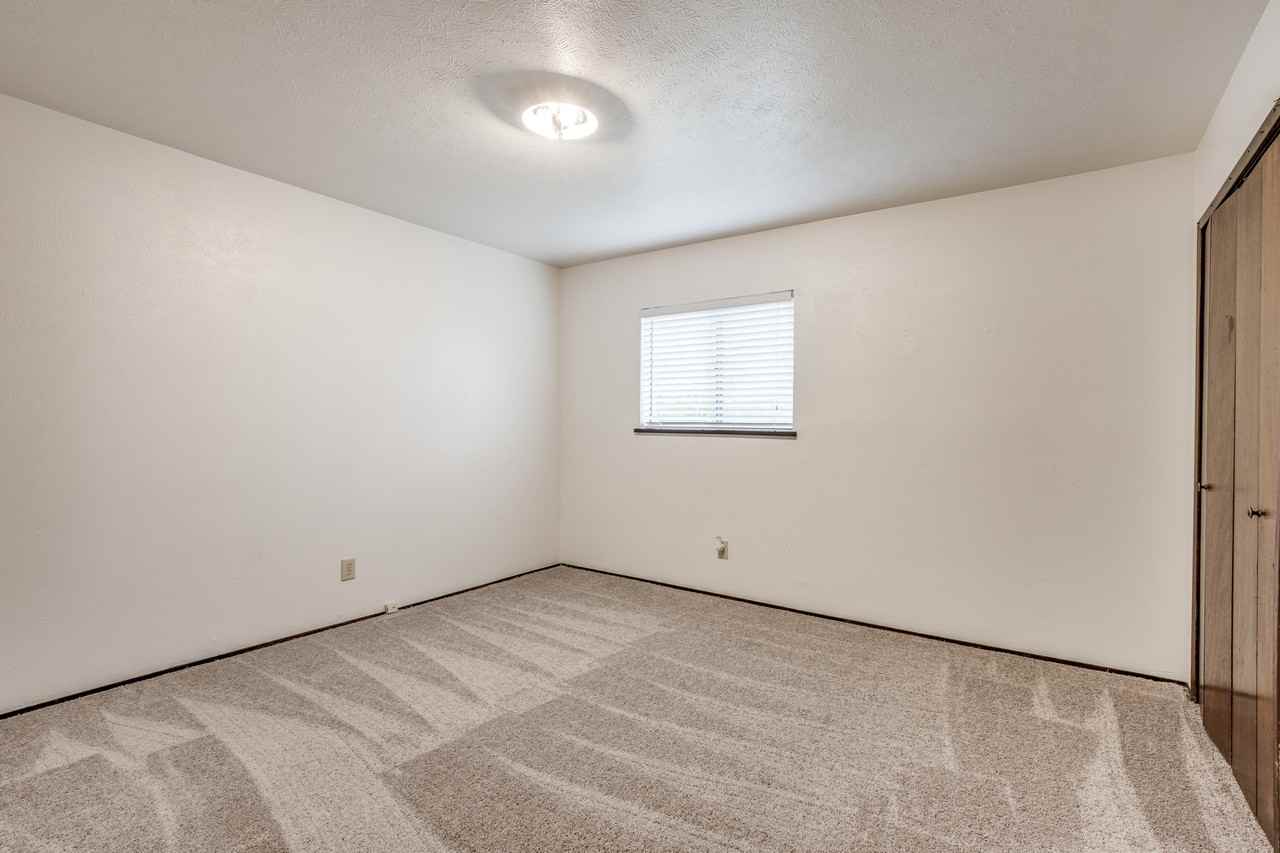 7525 Kingsmill Ter - Photo 6 of 12