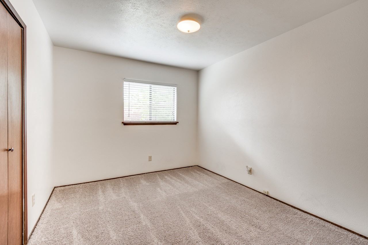 7525 Kingsmill Ter - Photo 7 of 12