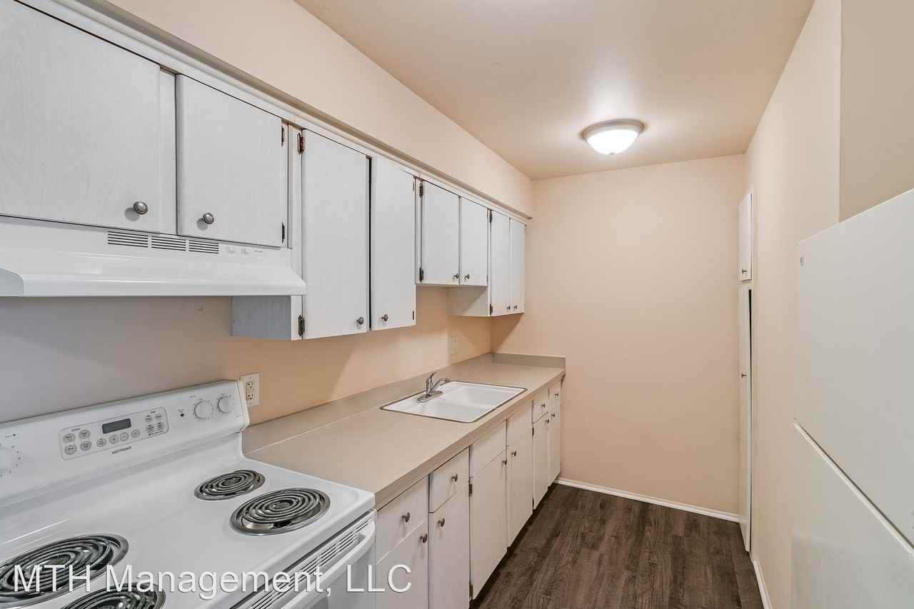 23214 Deanhurst St Apartments in Clinton Township, Mount Clemens, MI 48035 Zumper